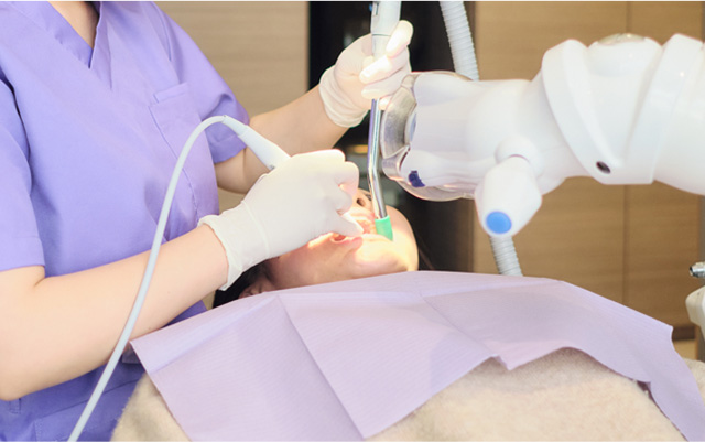 2．インプラント体の埋め込みと治癒